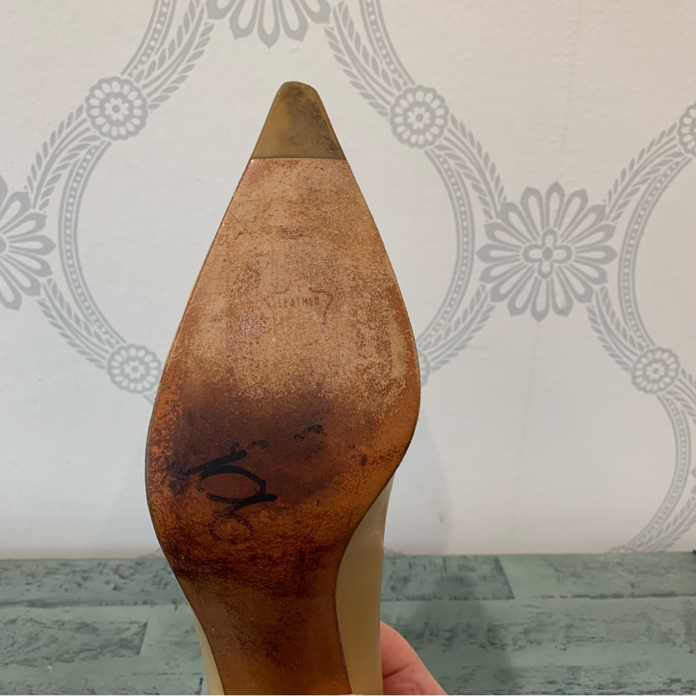 Stuart Weitzman Shoes Tan Pumps 10 - Picture 15 of 16